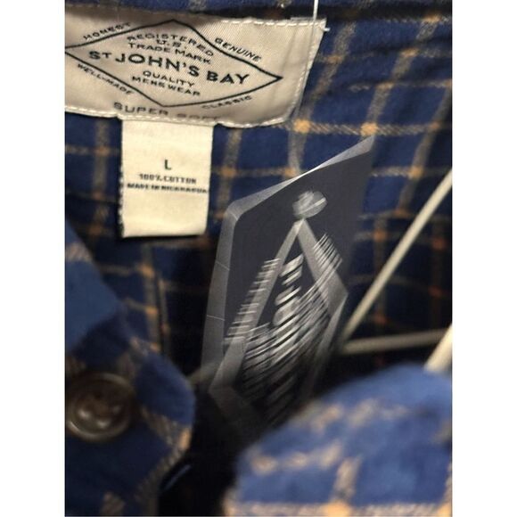 NEW WITH TAGS ST. JOHNS BAY MEN'S SIZE LARGE BLUE BUTTON DOWN SHIRT NWT 100% cot - Picture 4 of 6